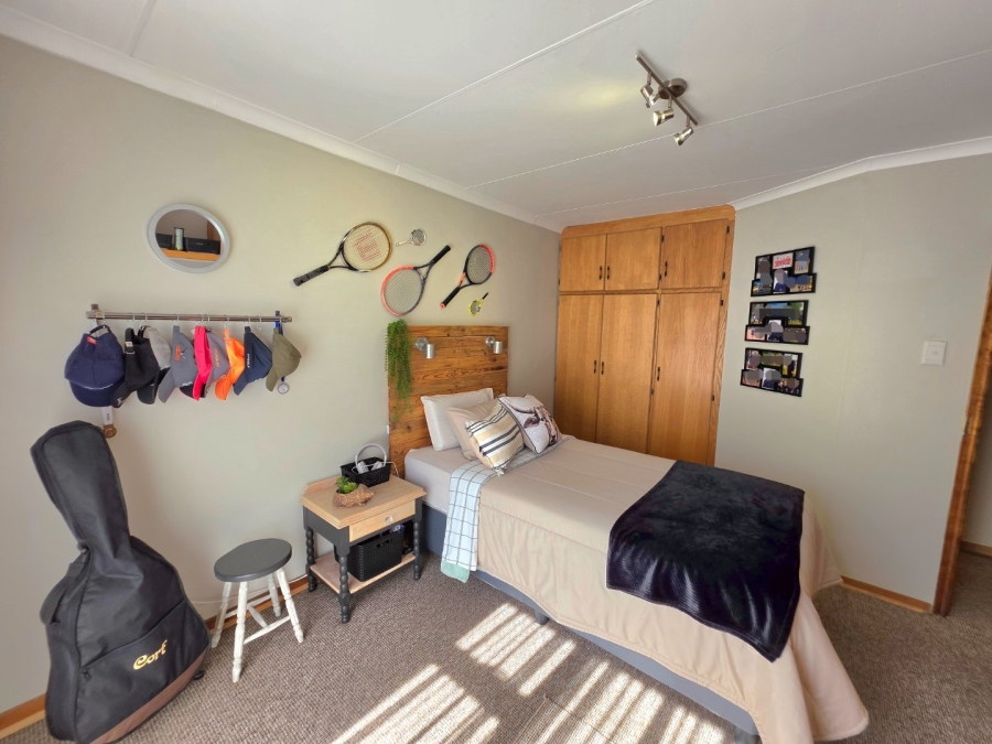 5 Bedroom Property for Sale in La Provance Free State